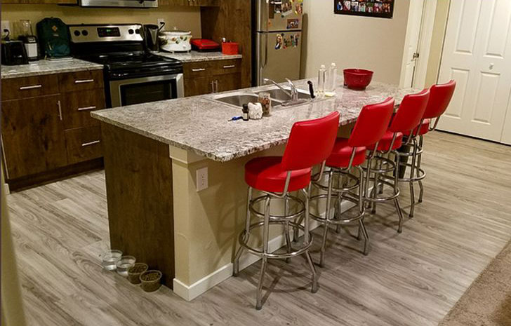 Clean kitchen after cleaning